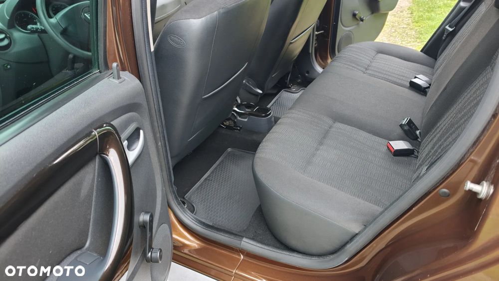 Dacia Duster 1.6 Laureate 4x4 - 16