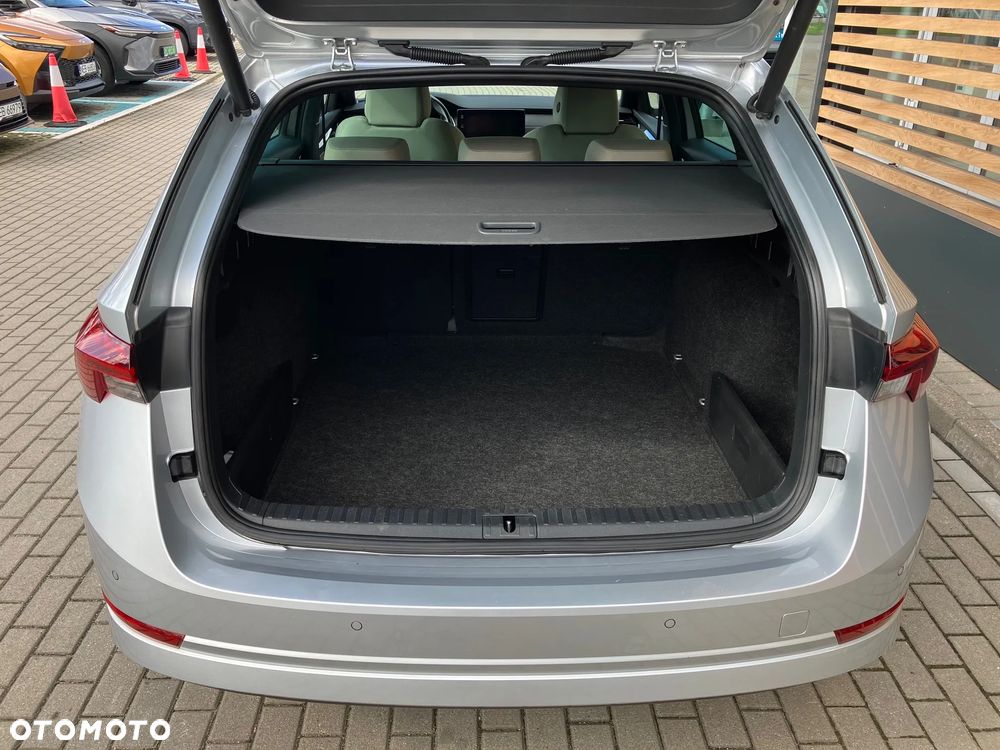 Skoda Octavia 2.0 TDI SCR Style DSG - 8