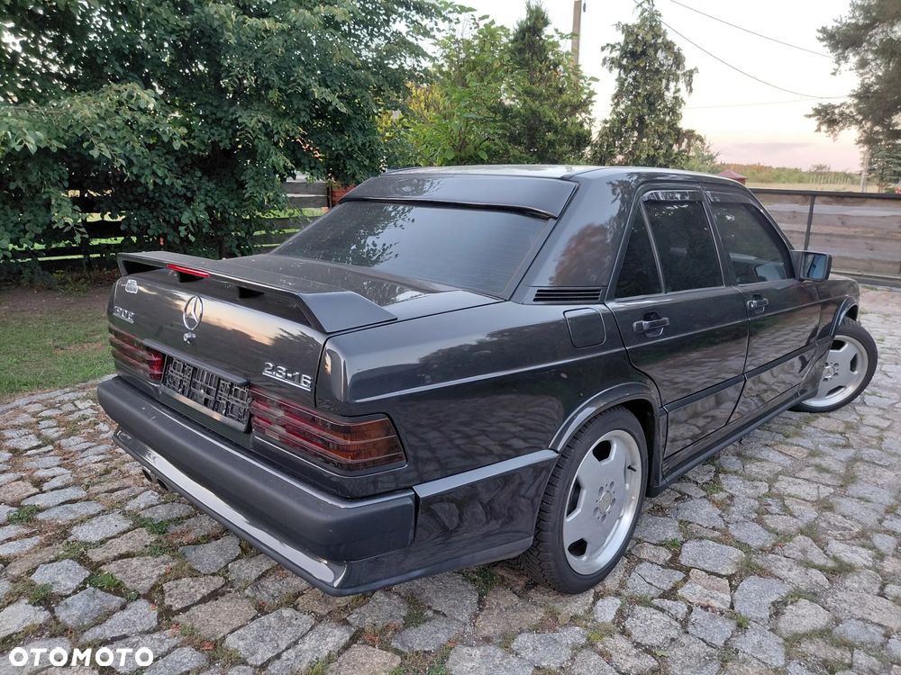 Mercedes-Benz W201 (190) - 5