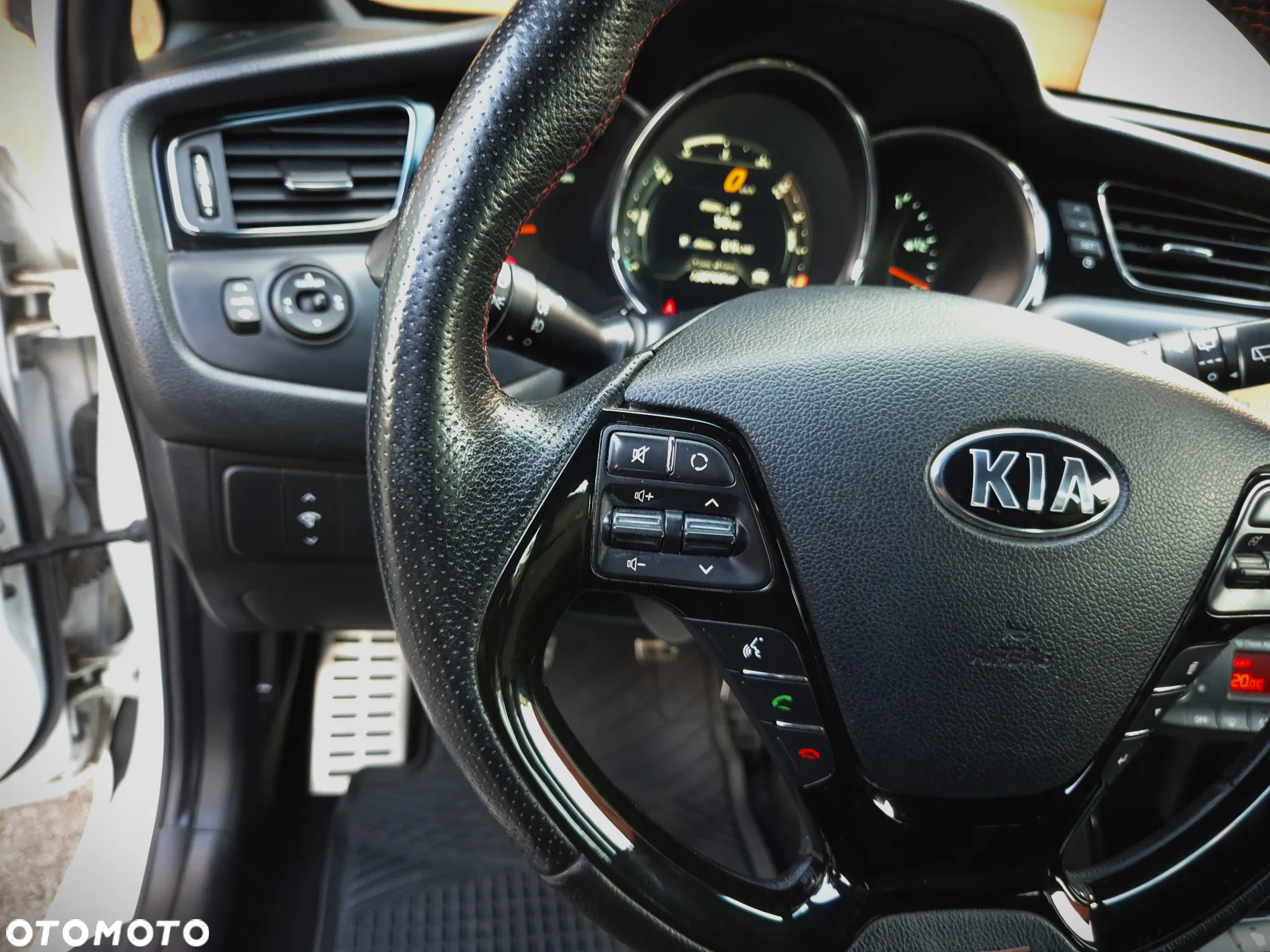 Kia Ceed 1.6 T-GDI GT-Track - 19