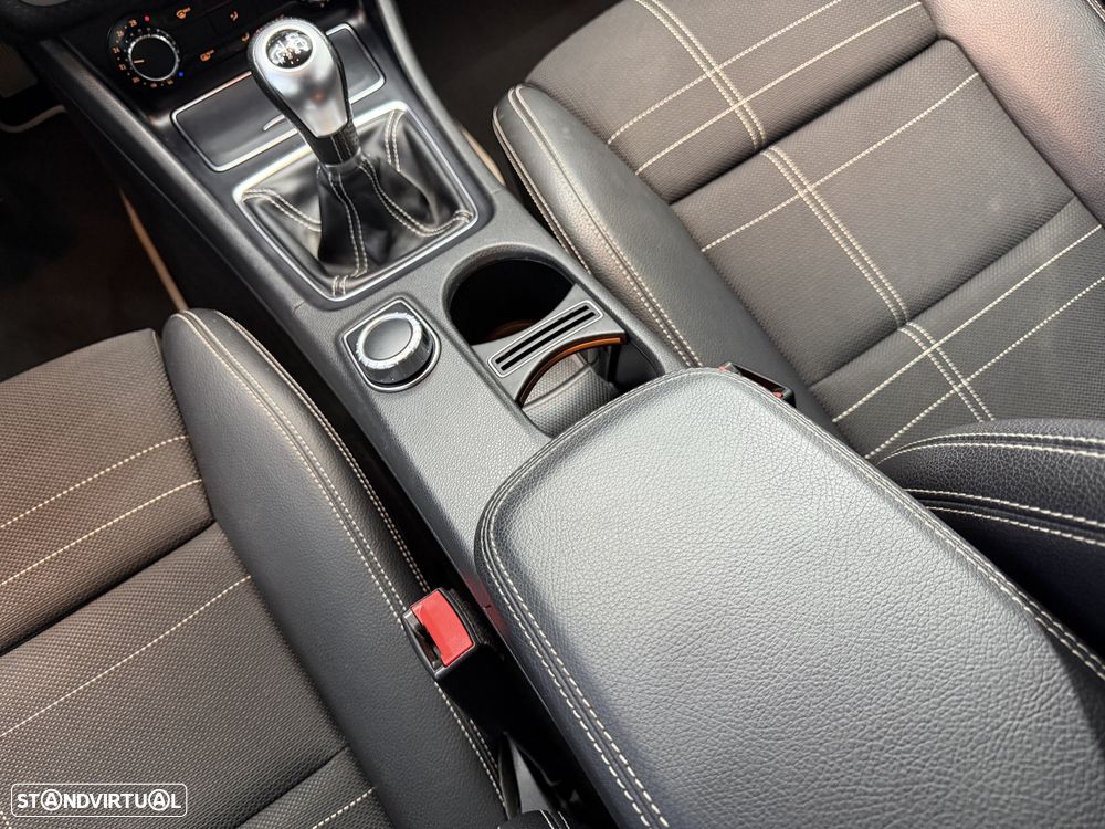 Mercedes-Benz A 180 d Urban - 25