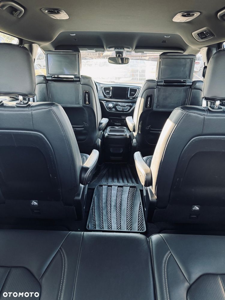 Chrysler Pacifica - 21