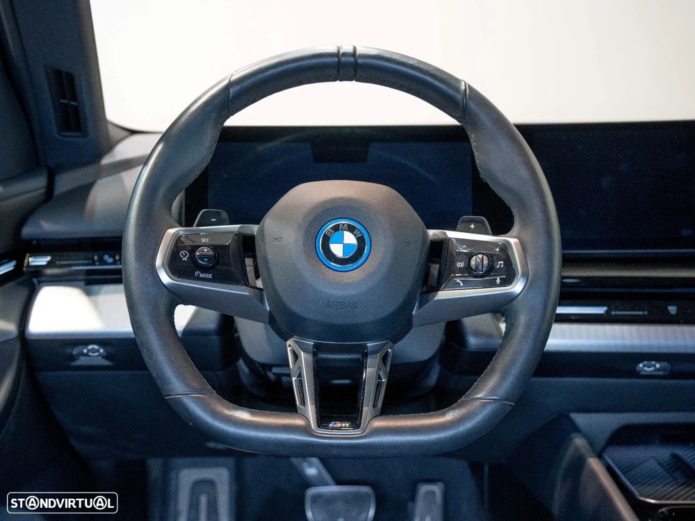 BMW 530 e Pack Desportivo M - 9