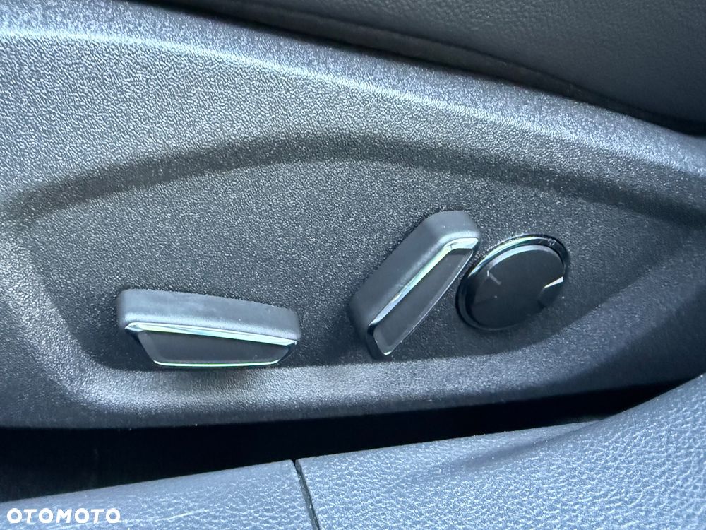 Ford Mondeo 1.5 EcoBoost ST-Line X - 35