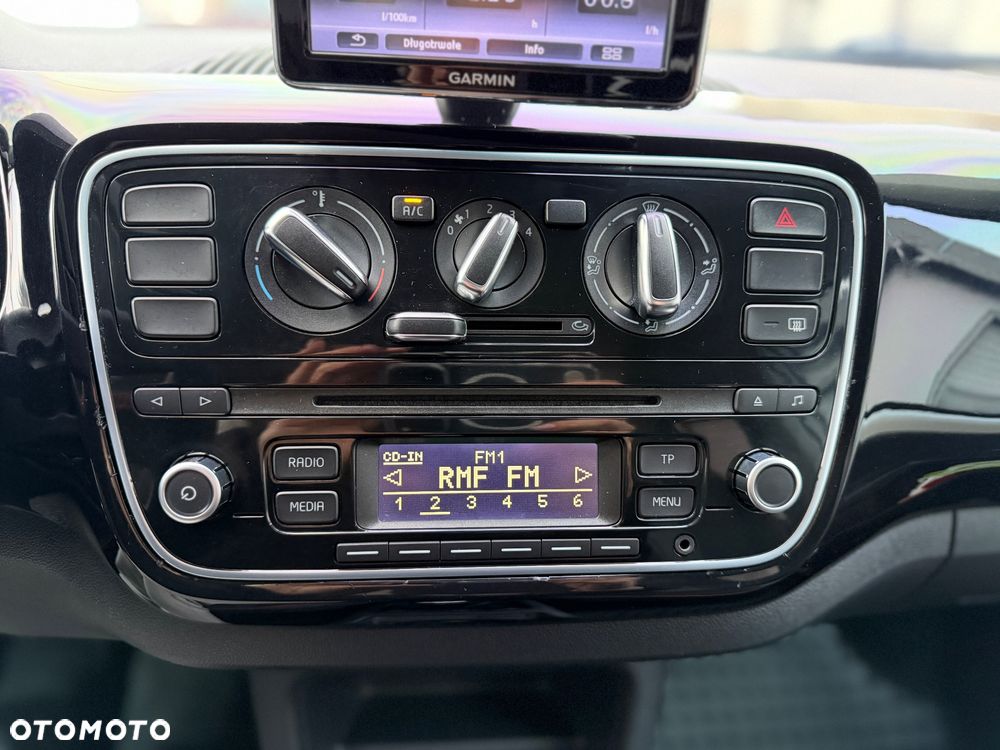 Volkswagen up! BlueMotion Technology street - 31