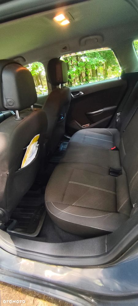 Opel Astra 2.0 CDTI Cosmo - 4
