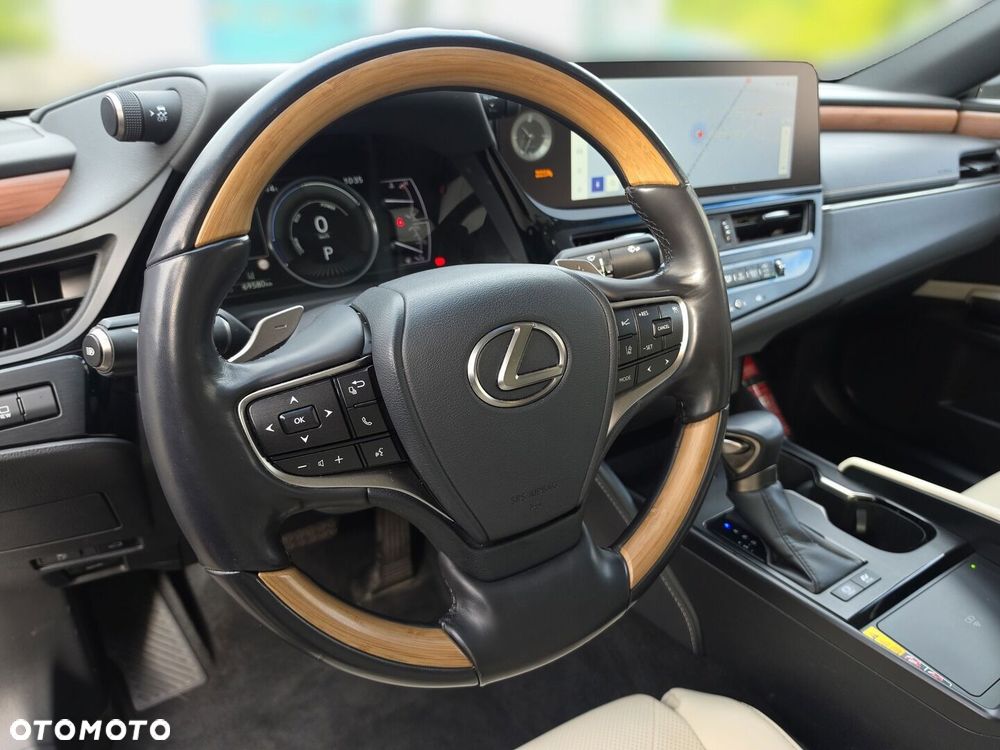 Lexus ES 300h Prestige - 17