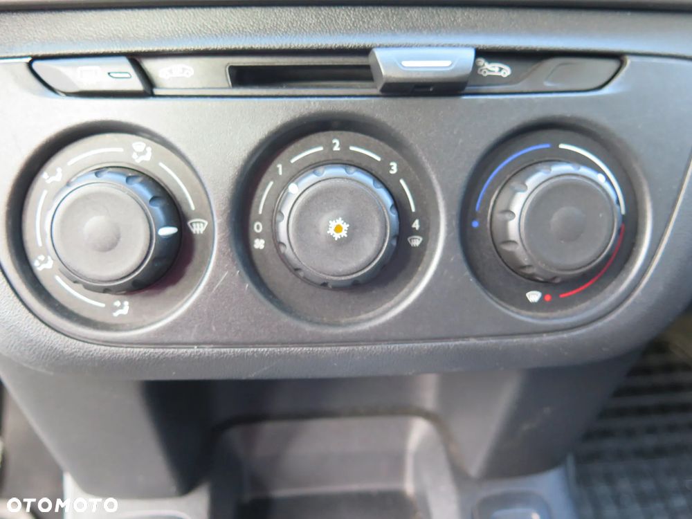 Peugeot 301 - 18