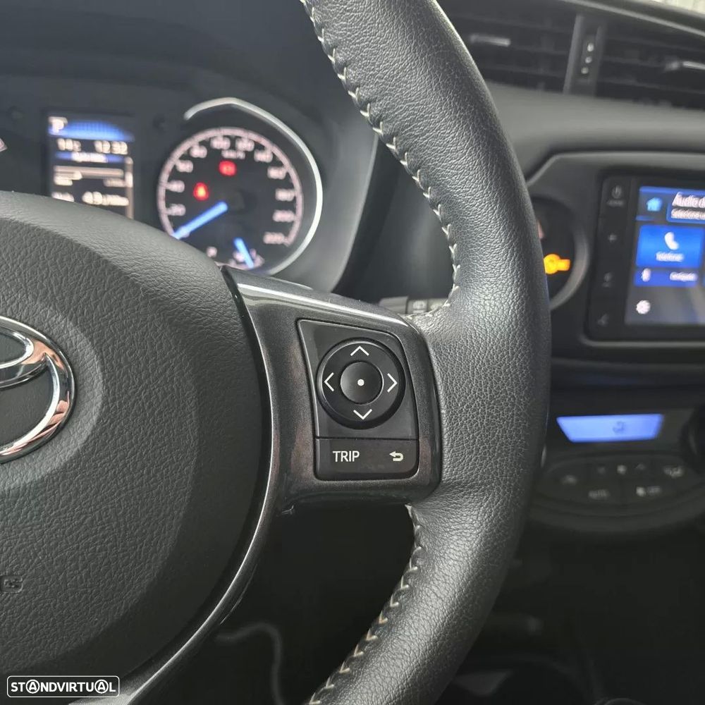 Toyota Yaris 1.5 HSD 20 Anos - 18