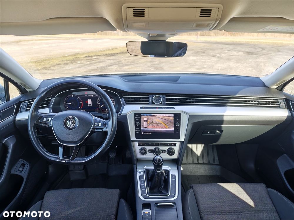Volkswagen Passat - 27