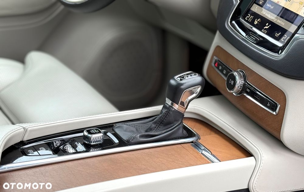 Volvo XC 90 D5 SCR AWD Inscription - 34