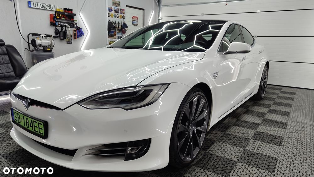 Tesla Model S - 2