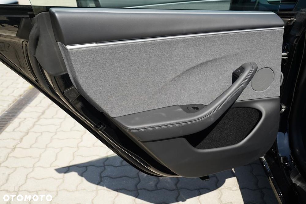 Tesla Model 3 RWD Premium - 9