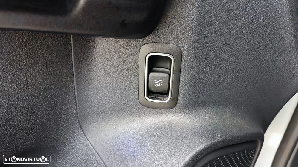 Mercedes-Benz GLB 180 d AMG Line - 30