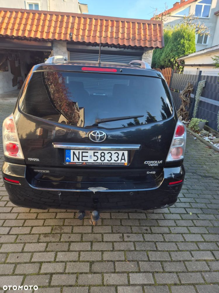 Toyota Corolla Verso 2.2 D-4D - 13