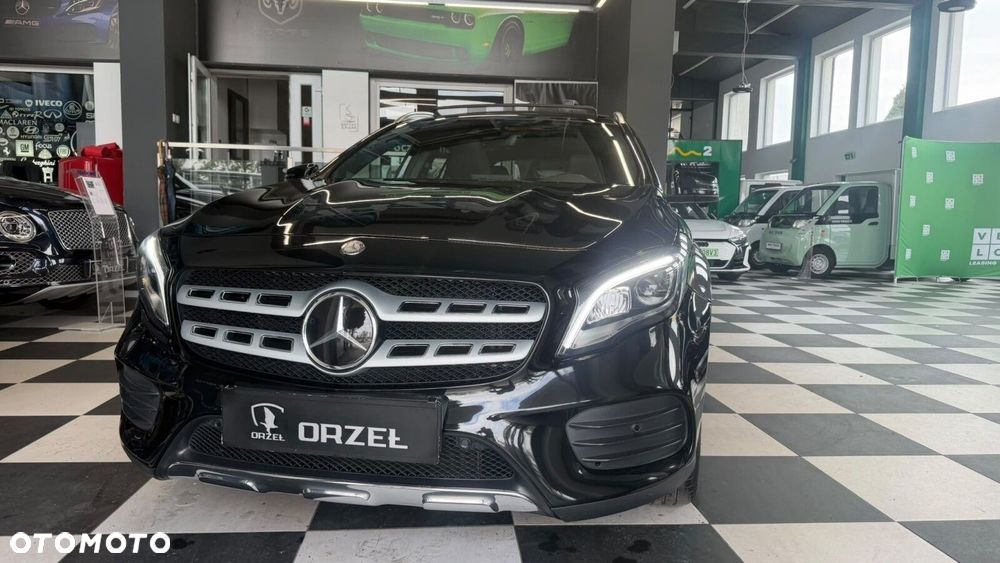 Mercedes-Benz GLA - 2