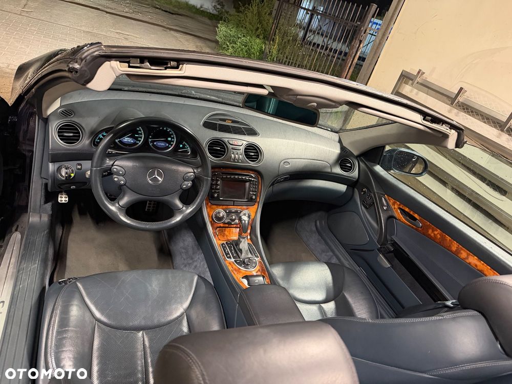 Mercedes-Benz SL - 17