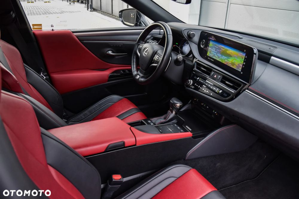 Lexus ES 300h F Sport Edition - 4