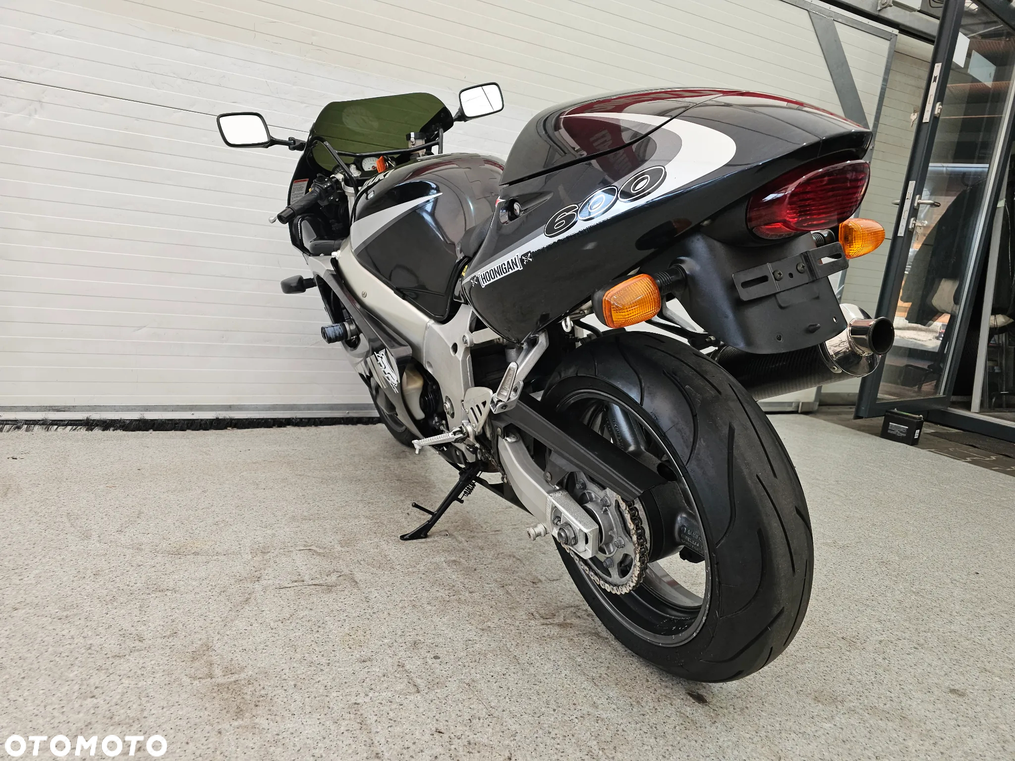 Suzuki GSX - 16