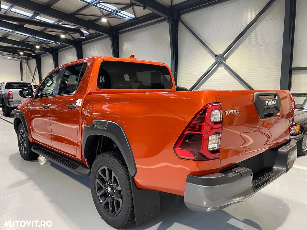 Toyota Hilux 2.8D 204CP 4x4 Double Cab AT MHEV Invincible - 6