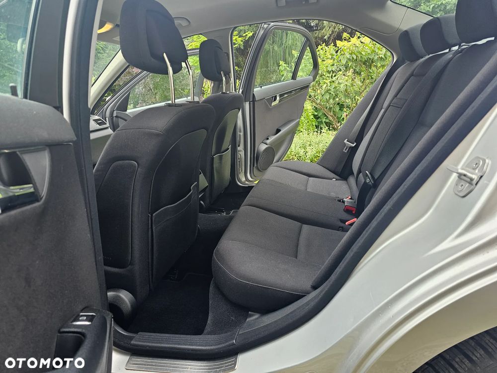 Mercedes-Benz Klasa C 180 Kompressor BlueEFFICIENCY - 8