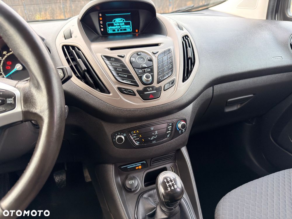 Ford Tourneo Courier 1.0 EcoBoost Titanium - 32