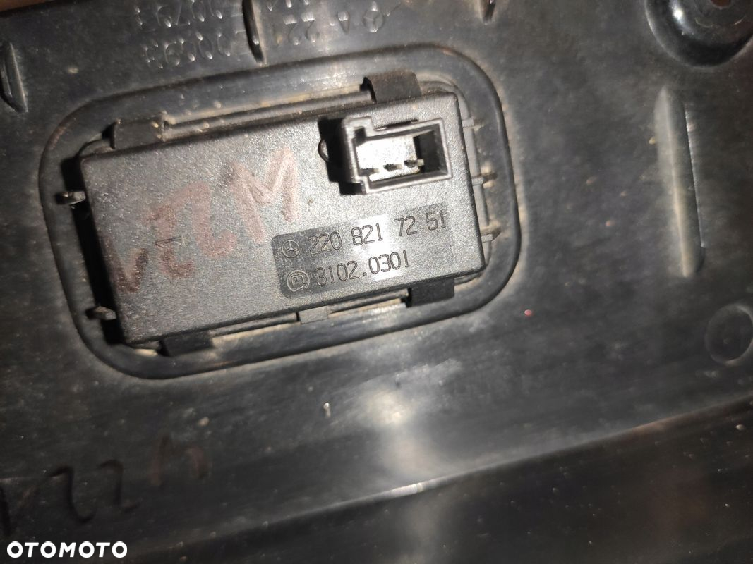 MERCEDES W221 LIFT SKLASA PRZYCISK OTWIERANIA KLAPY LISTWA OSŁONA ZAMKA KPL - 9