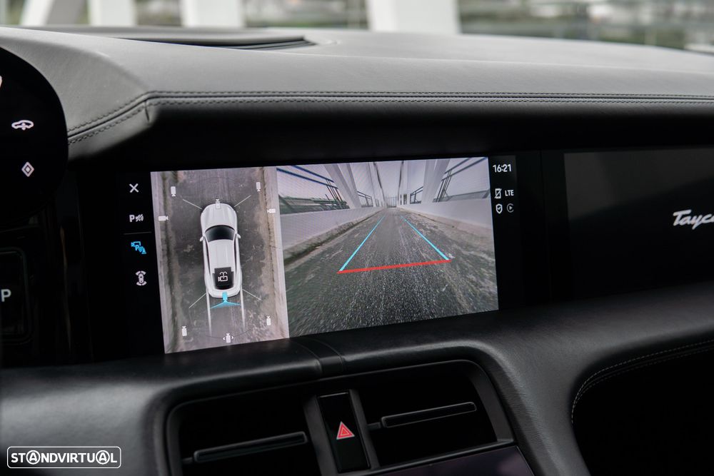 Porsche Taycan 4S - 37