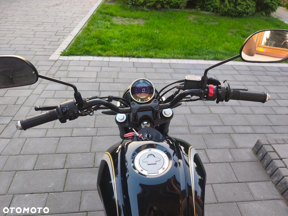 Yamaha XSR - 21