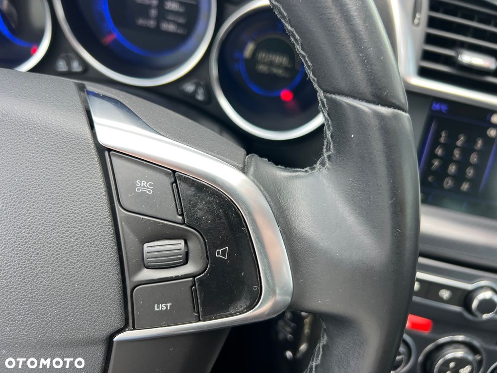 Citroën DS4 e-HDi 115 SoChic - 32