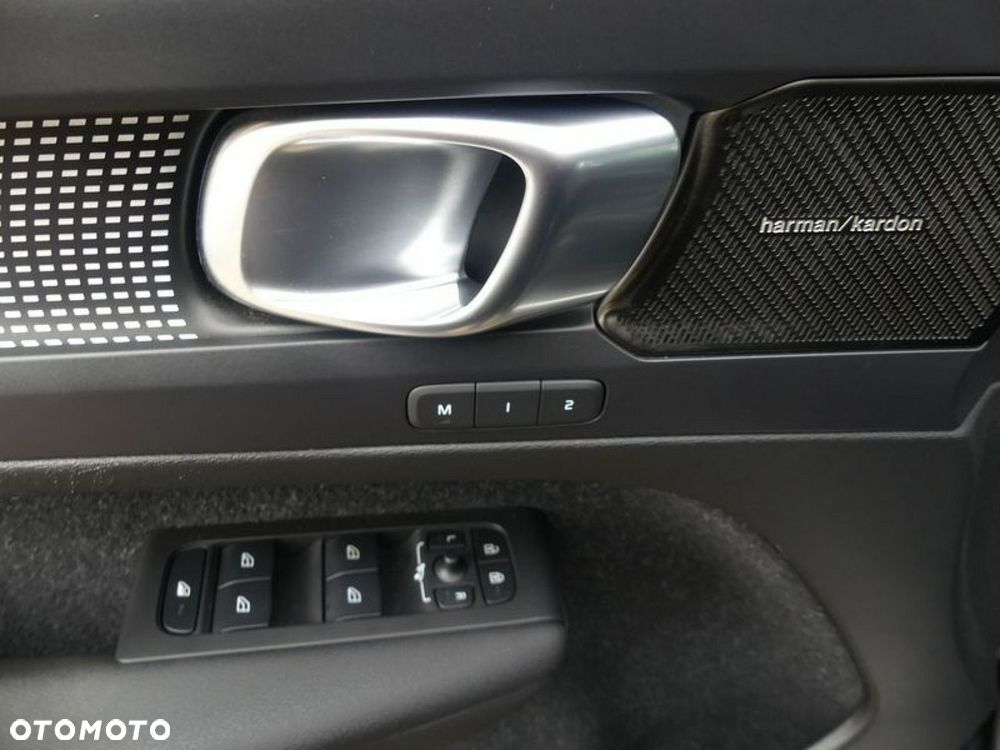 Volvo XC 40 T4 AWD Geartronic R-Design - 8