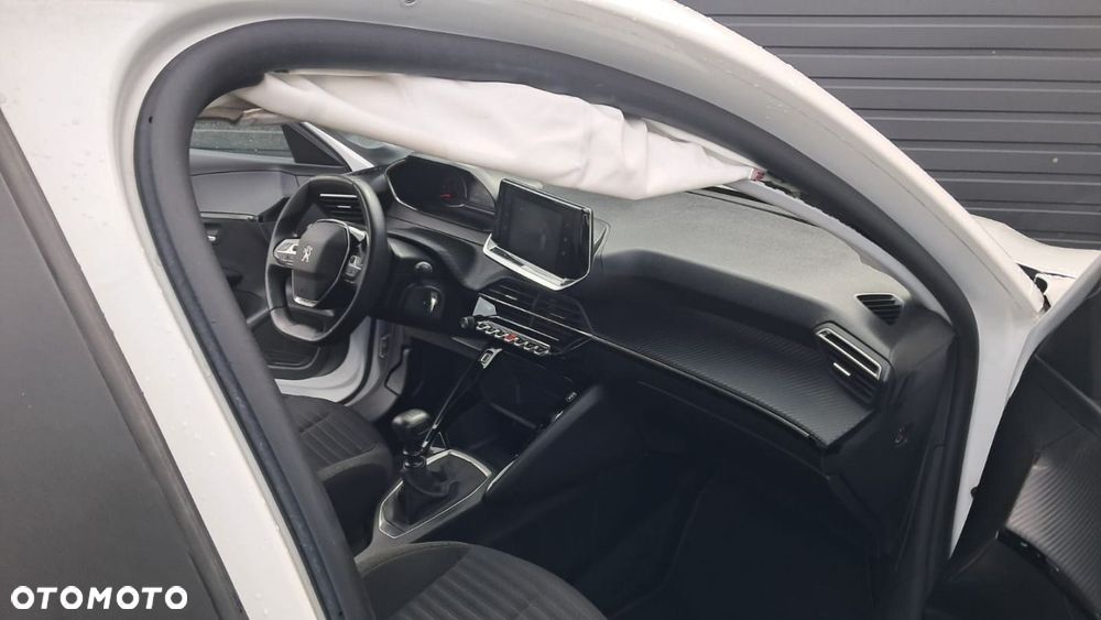 Peugeot 208 - 26