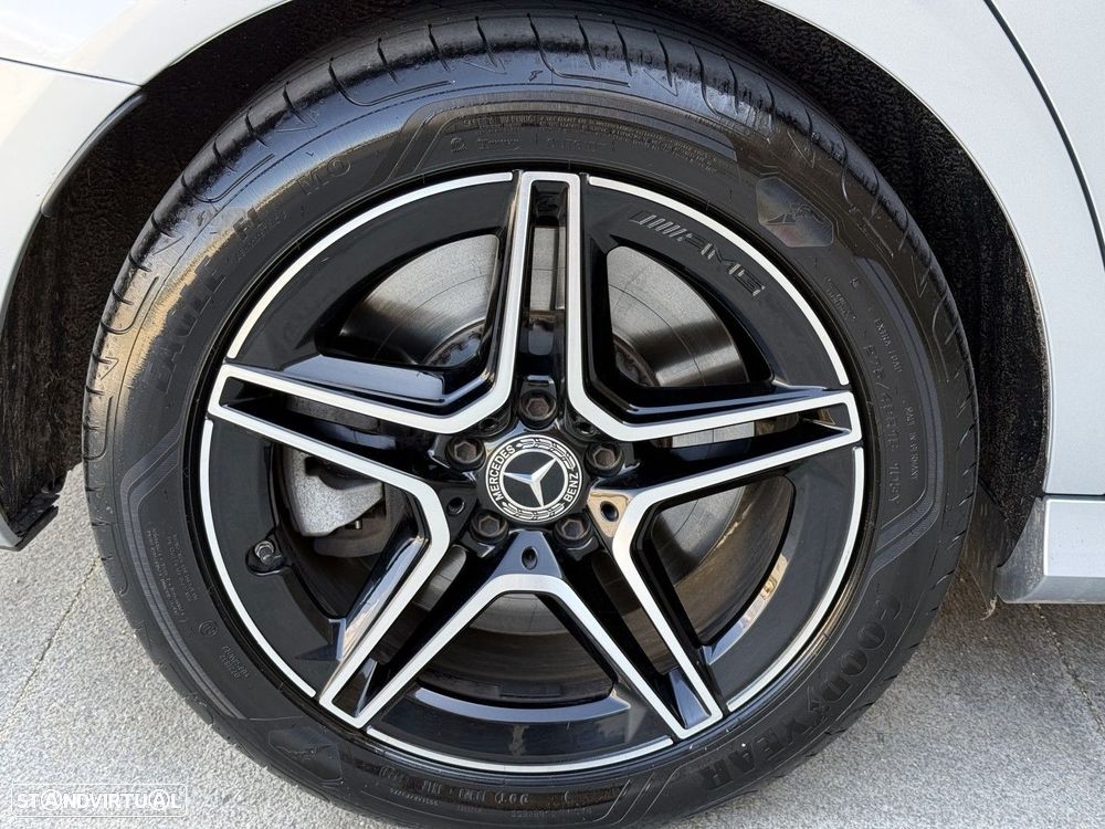 Mercedes-Benz E 300 de AMG Line - 30