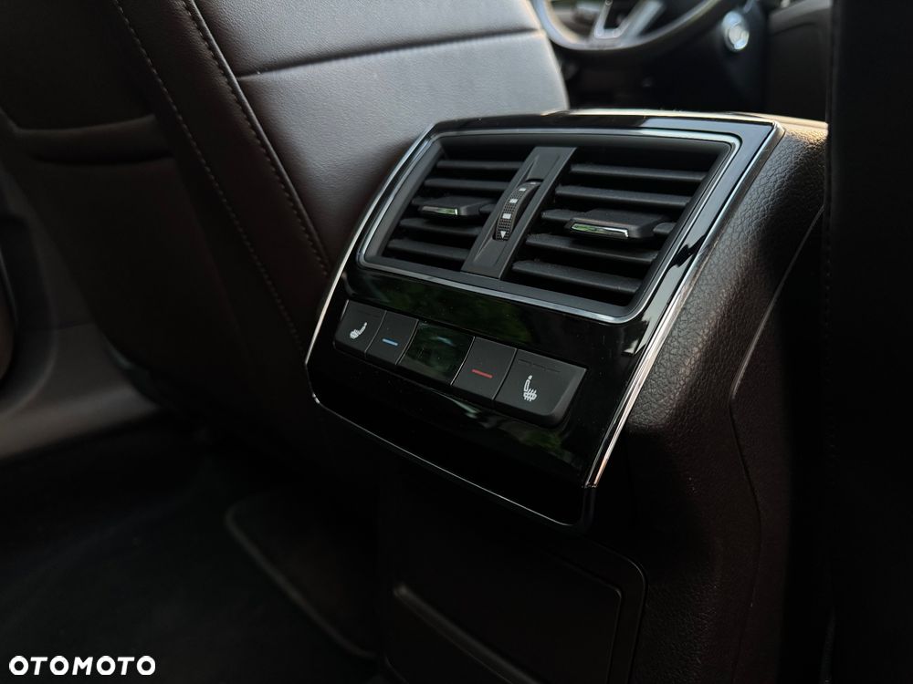 Skoda Superb 2.0 TDI DSG L&K - 37