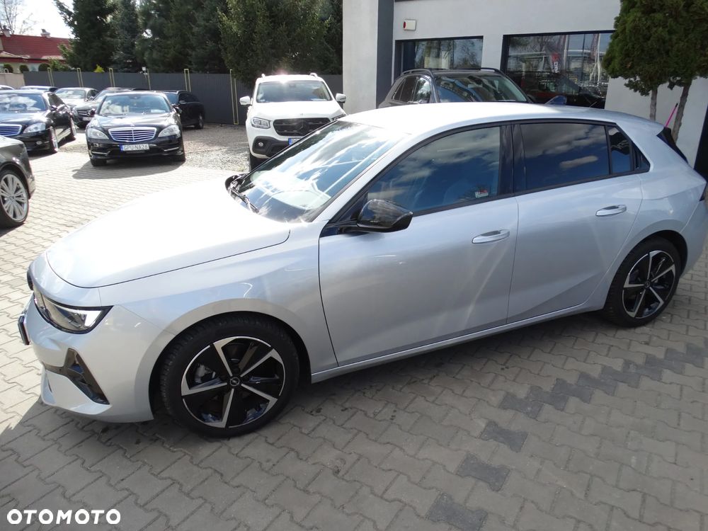 Opel Astra 1.5 D Automatik Ultimate - 24