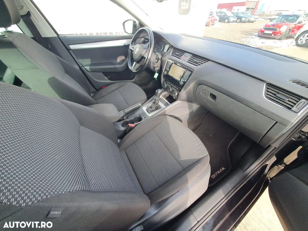 Skoda Octavia 2.0 TDI DSG Ambition - 8