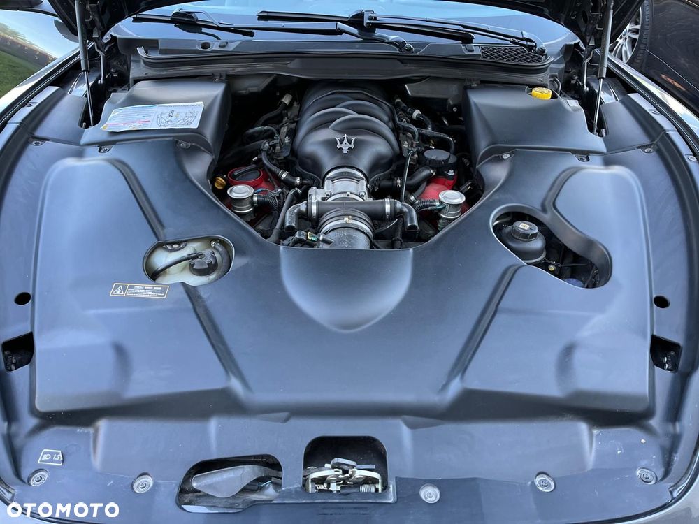 Maserati GranTurismo S Automat - 10