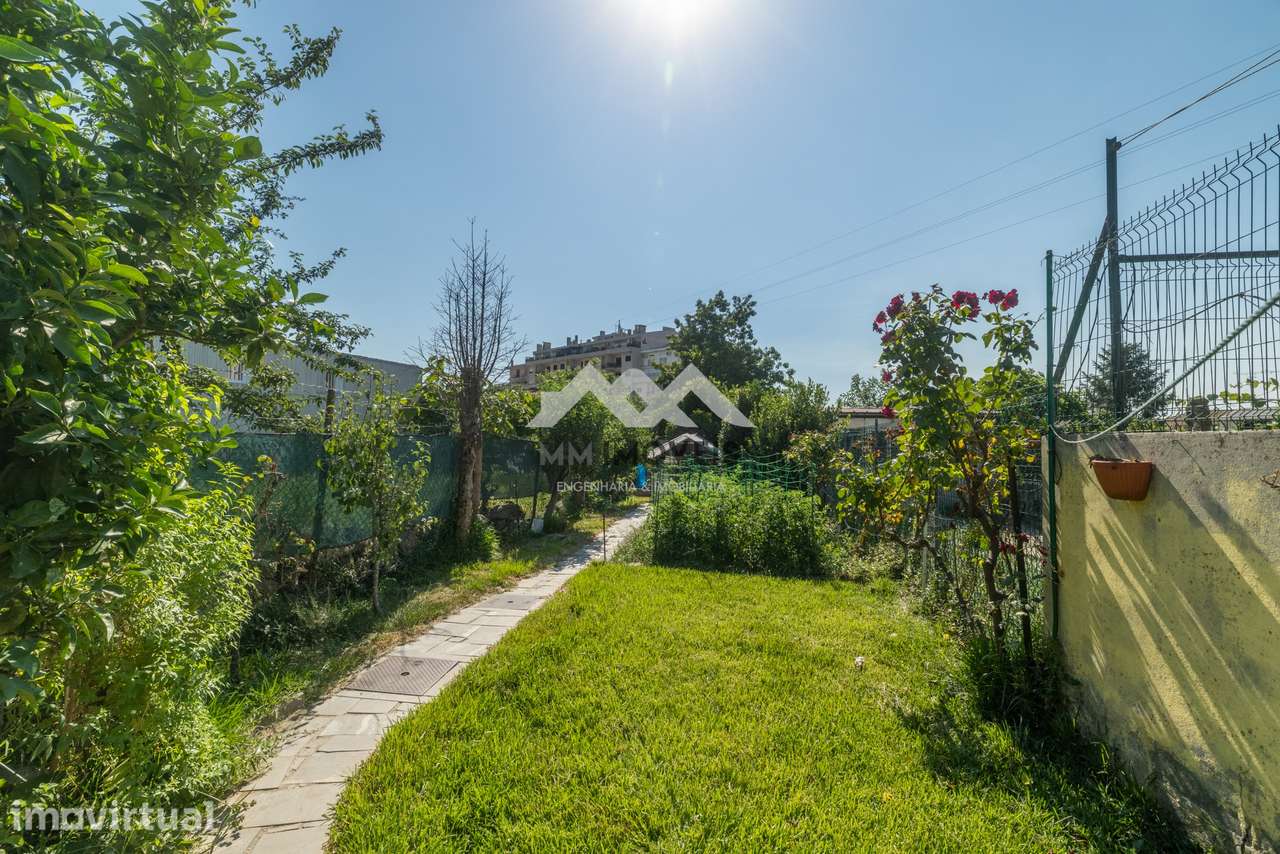 Moradia T2 | Renovada | Suite | Jardim | Excelente Exposição Solar - Grande imagem: 2/32