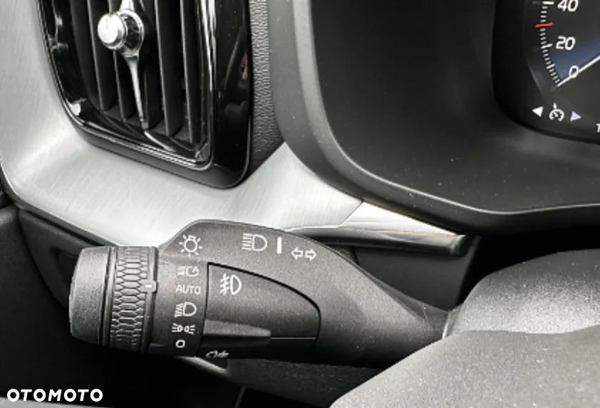 Volvo XC 60 D4 SCR Momentum - 5
