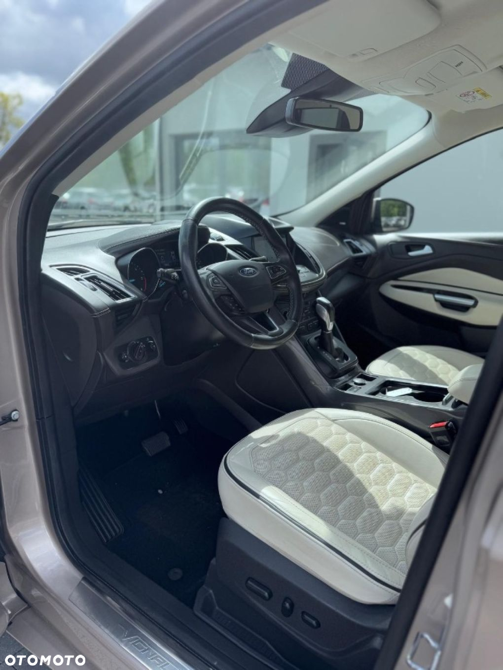Ford Kuga - 22