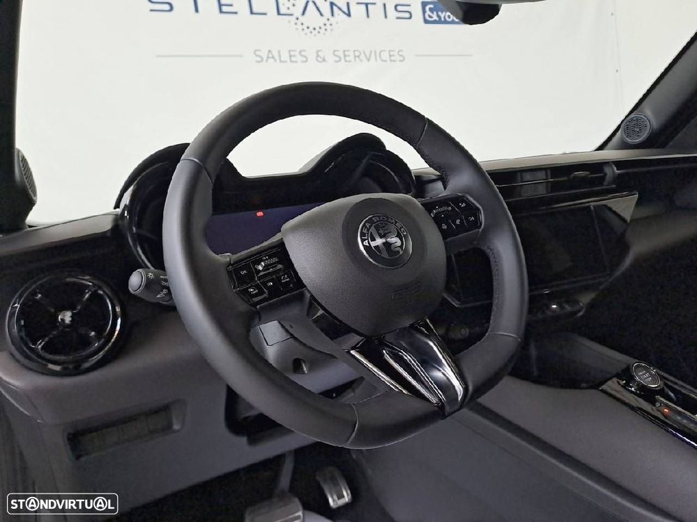 Alfa Romeo Junior 1.2 Speciale eDCT6 - 13