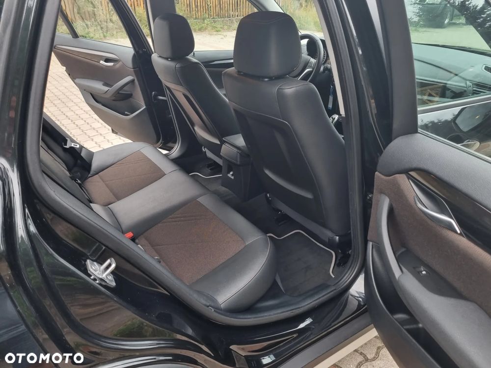 BMW X1 sDrive18d xLine - 16