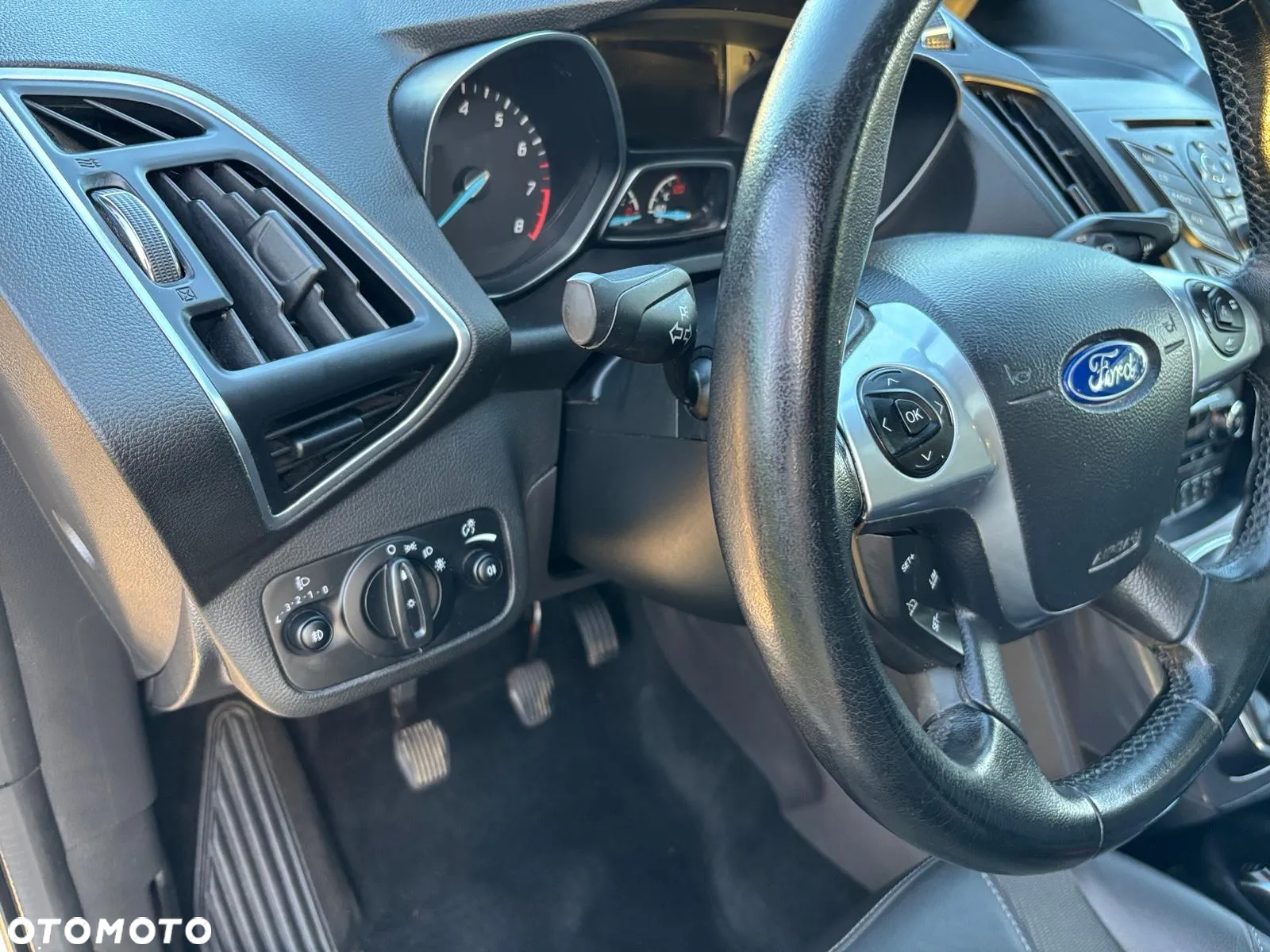 Ford Kuga 1.5 EcoBoost 2x4 SYNC - 17