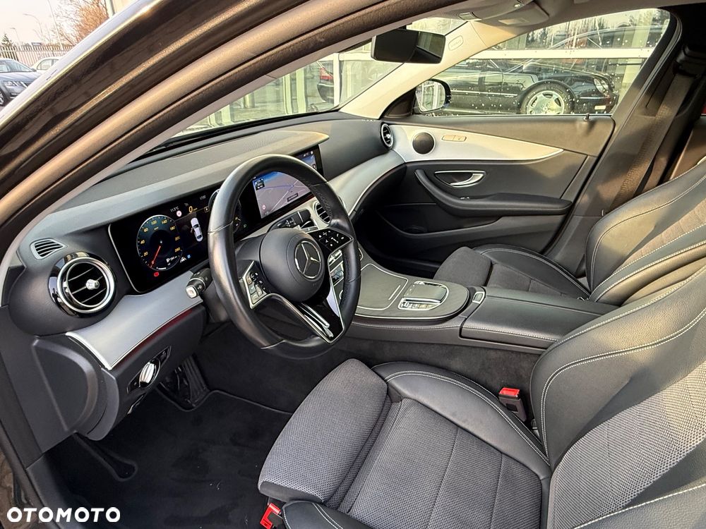 Mercedes-Benz Klasa E 220 d 4-Matic AMG - 27