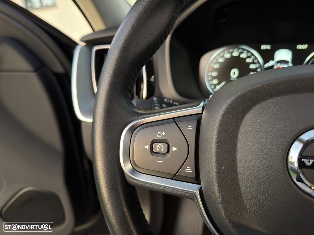 Volvo XC 60 2.0 T8 PHEV Momentum AWD - 30