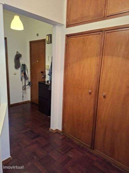 Apartamento T2 soalheiro junto à Loja do Cidadão de Cacém - Grande imagem: 4/12