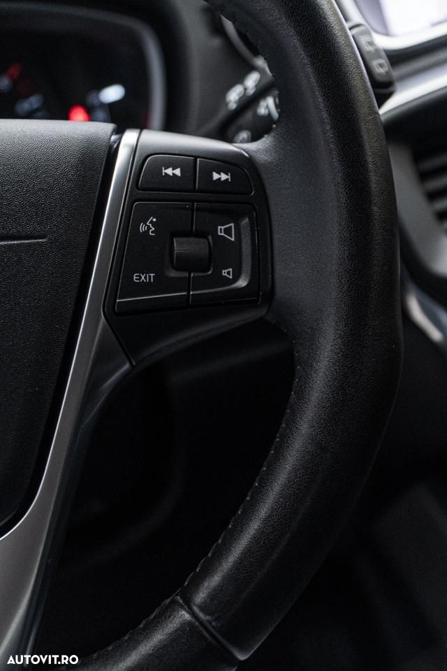 Volvo V40 D3 Geartronic Momentum - 27