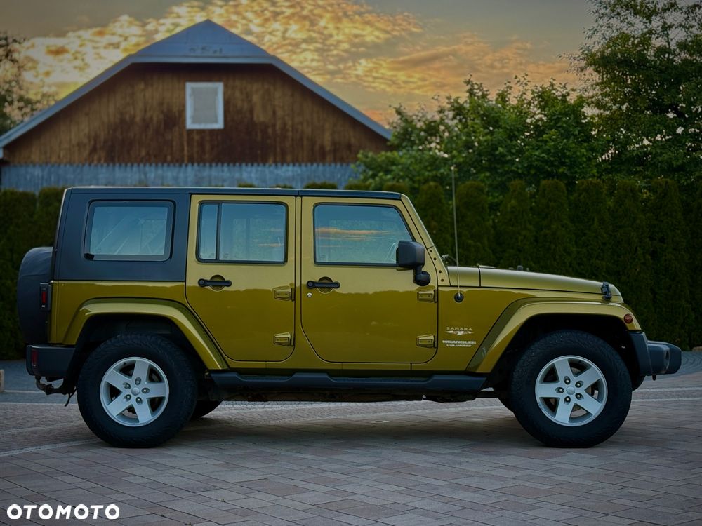 Jeep Wrangler Unlimited 3.8 Sahara - 9