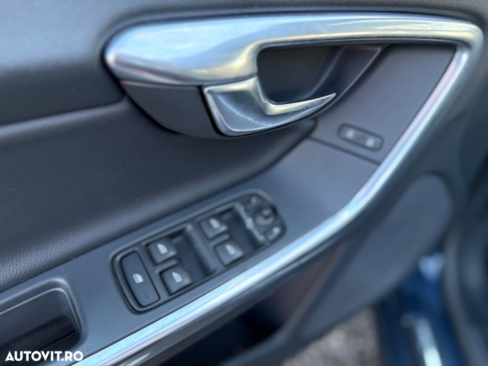 Volvo V60 D2 ECO Start-Stop Momentum - 13