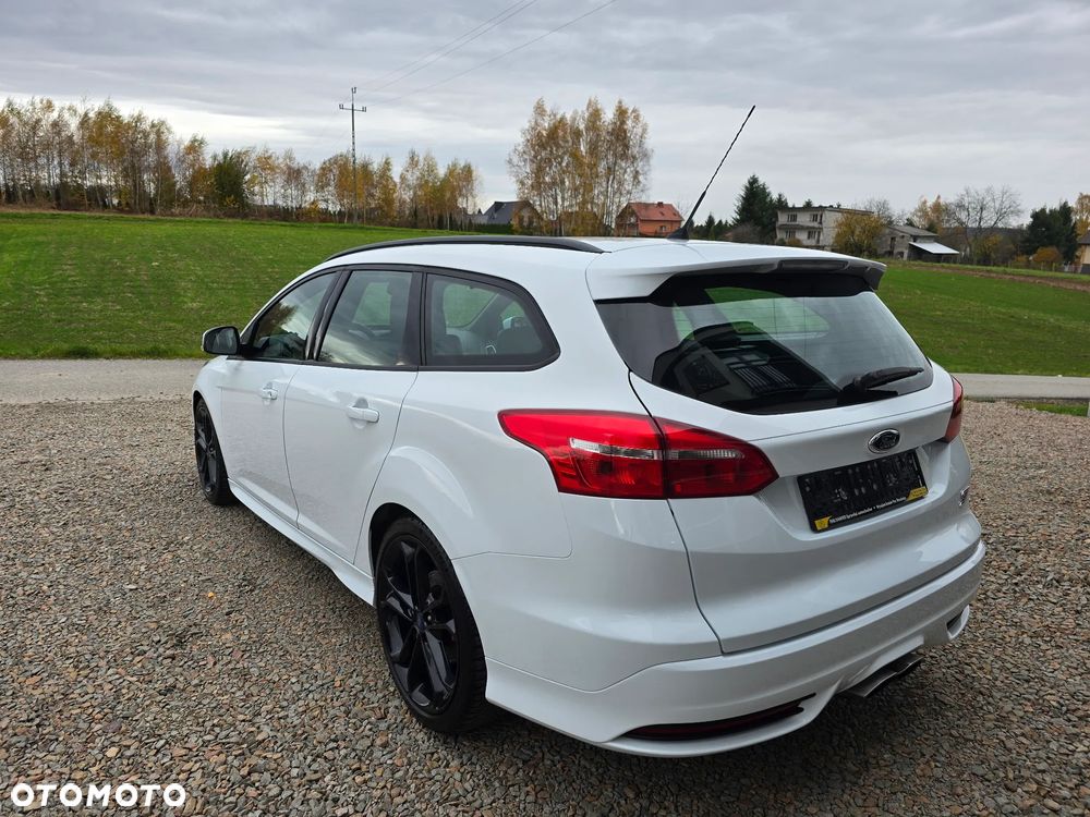 Ford Focus 2.0 EcoBoost ST mit Leder-Exclusiv-Paket - 25